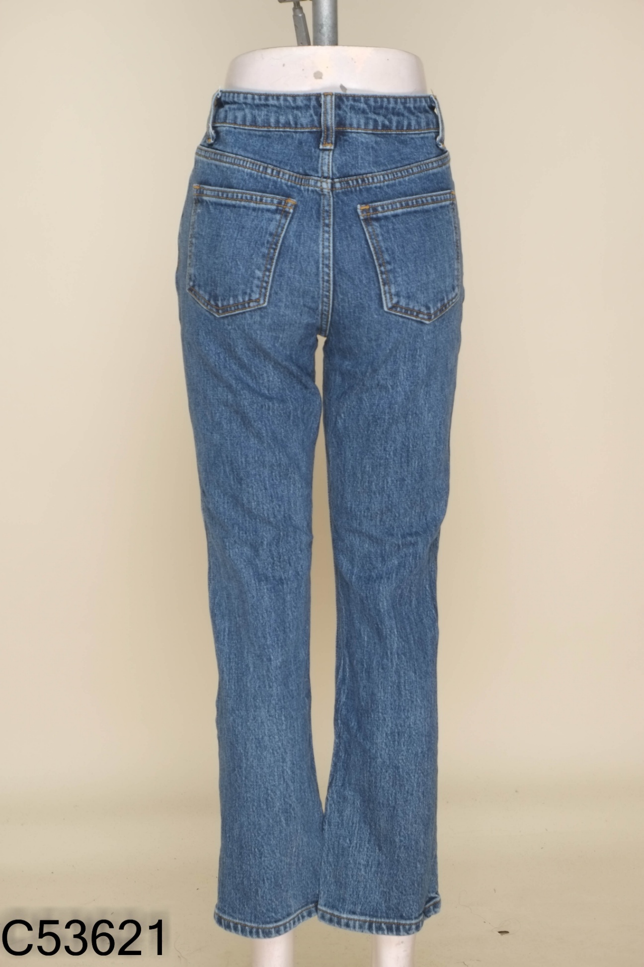 Quần jeans xanh trơn