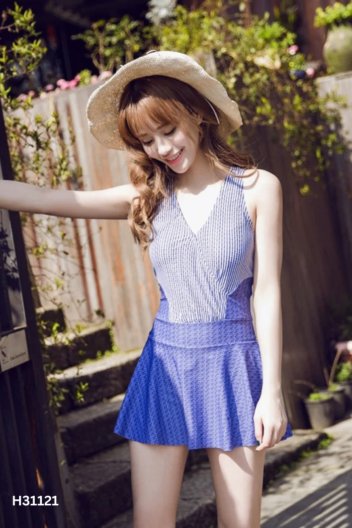 Đồ bơi kẻ sọc trắng
