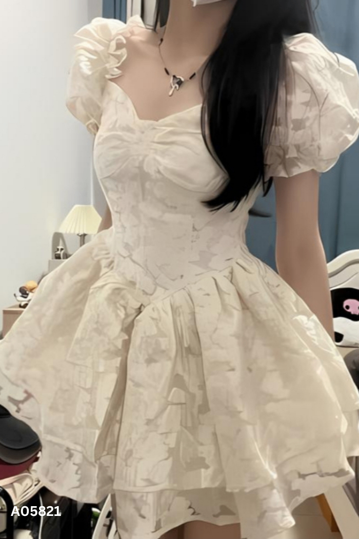 Váy be dúm ngực tay phồng