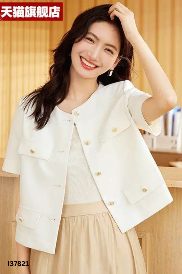 Áo dạ tweed trắng khuy vàng
