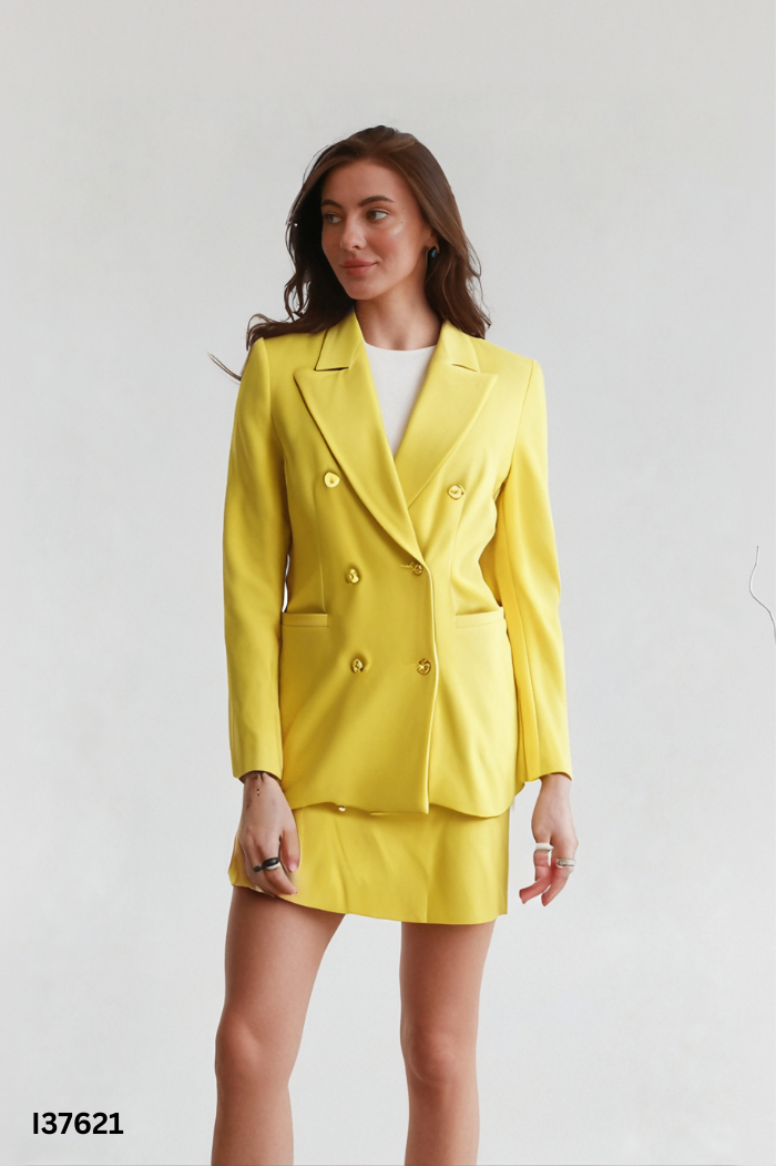 SET Blazer vàng khuy + chân váy