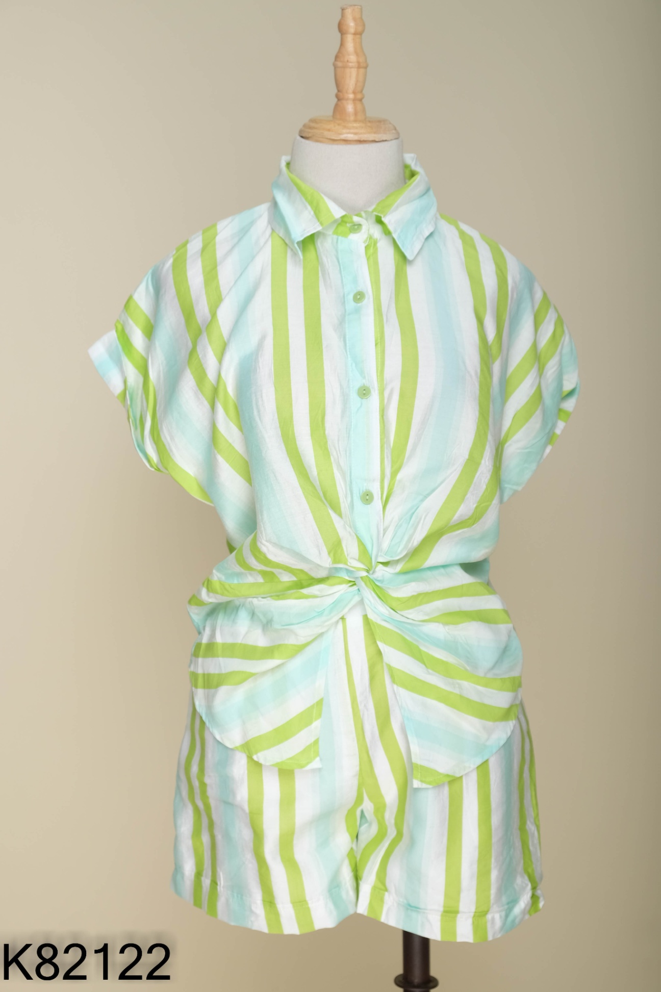 Set Áo sơ mi xanh sọc + quần shorts
