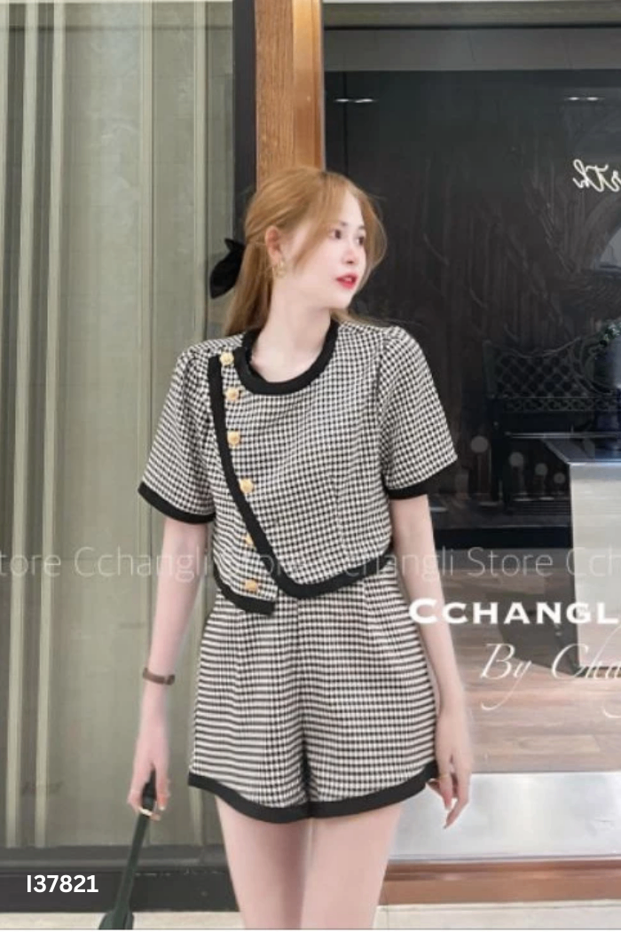 Áo đen trắng ziczac