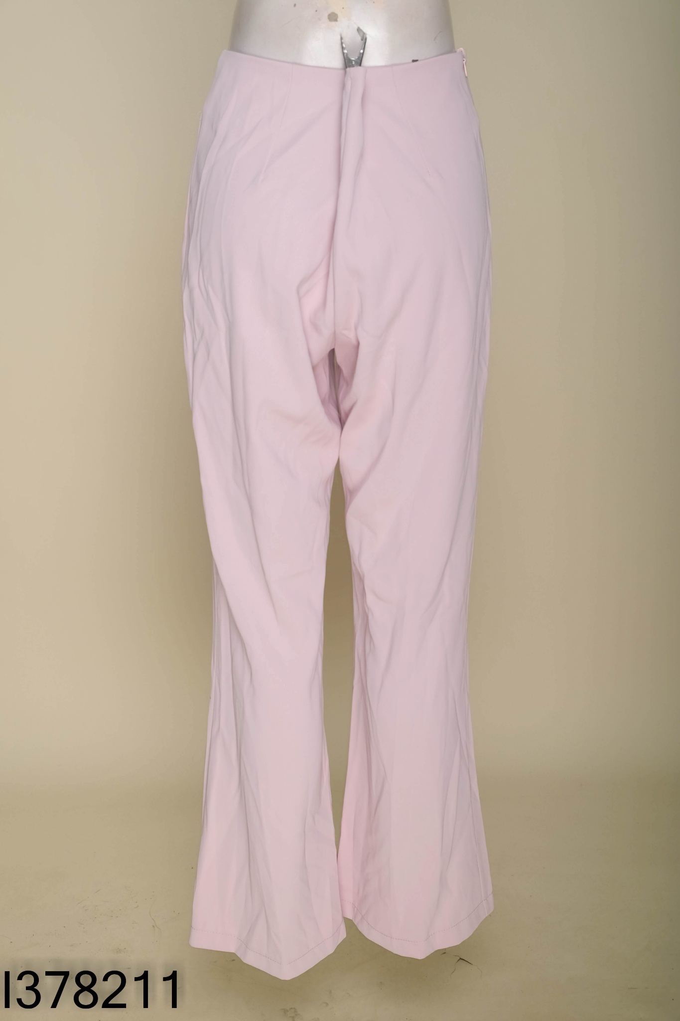 Quần hồng ống rộng