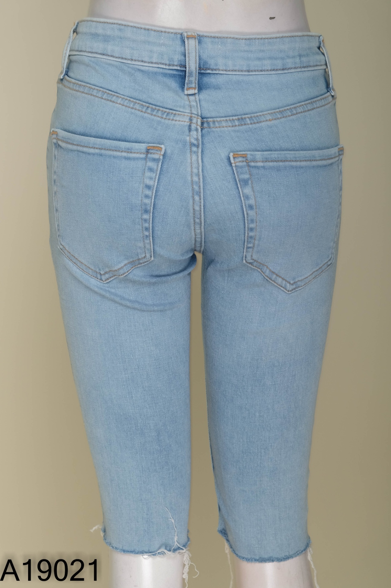 Quần jeasn xanh MANGO shorts lửng
