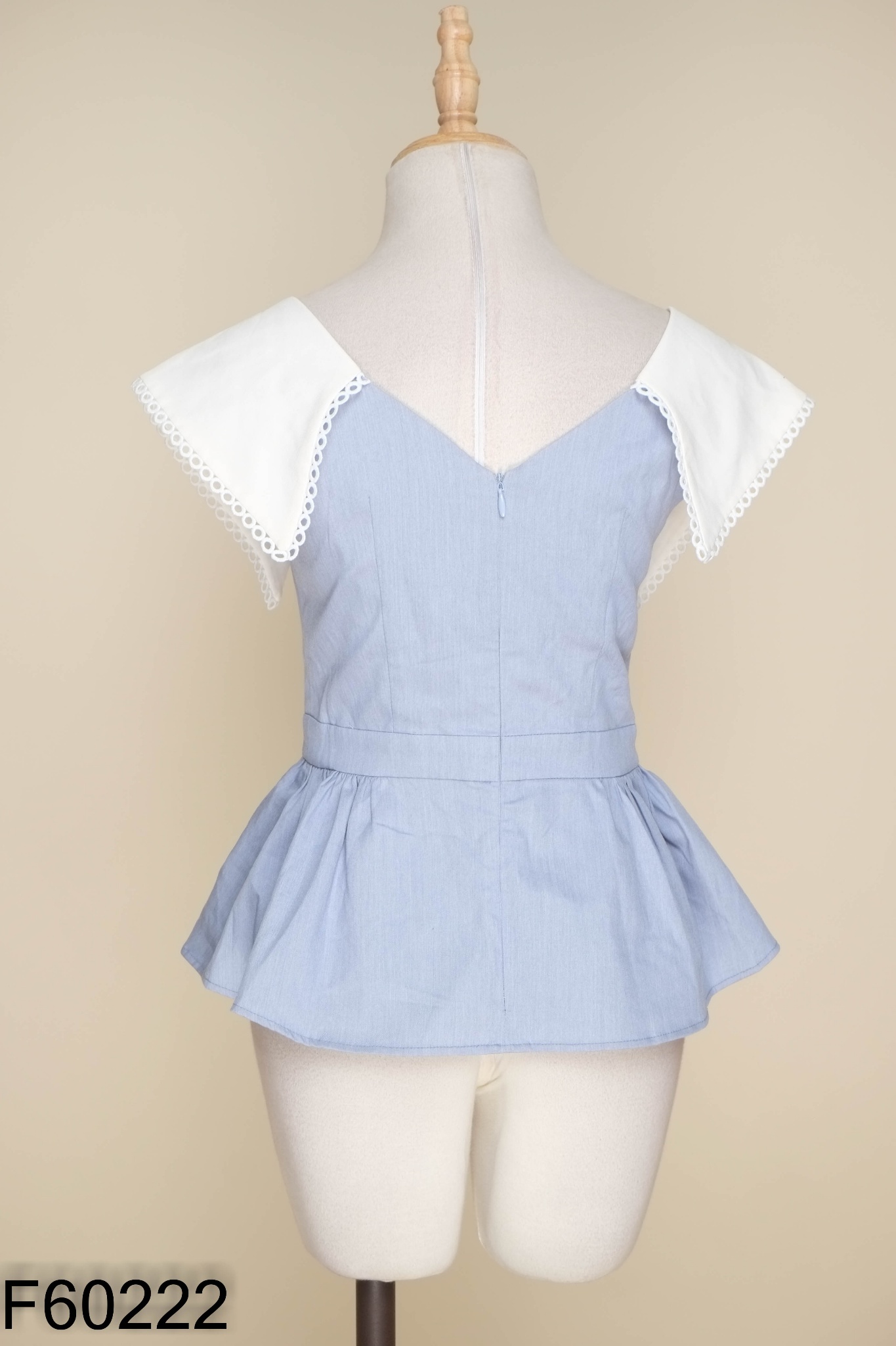 Áo xanh D.CHIC vạt trắng