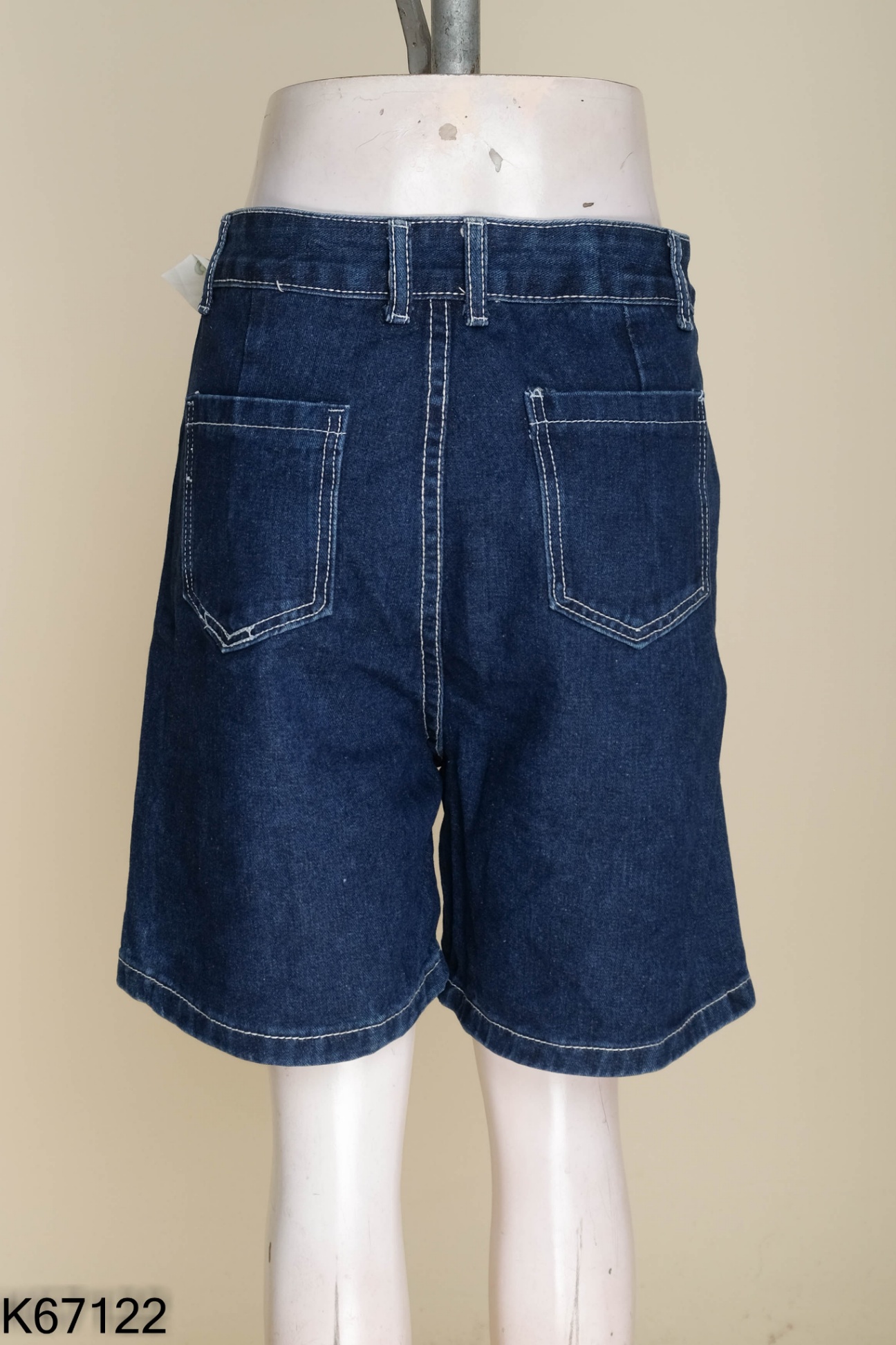 Quần jeans xanh đậm