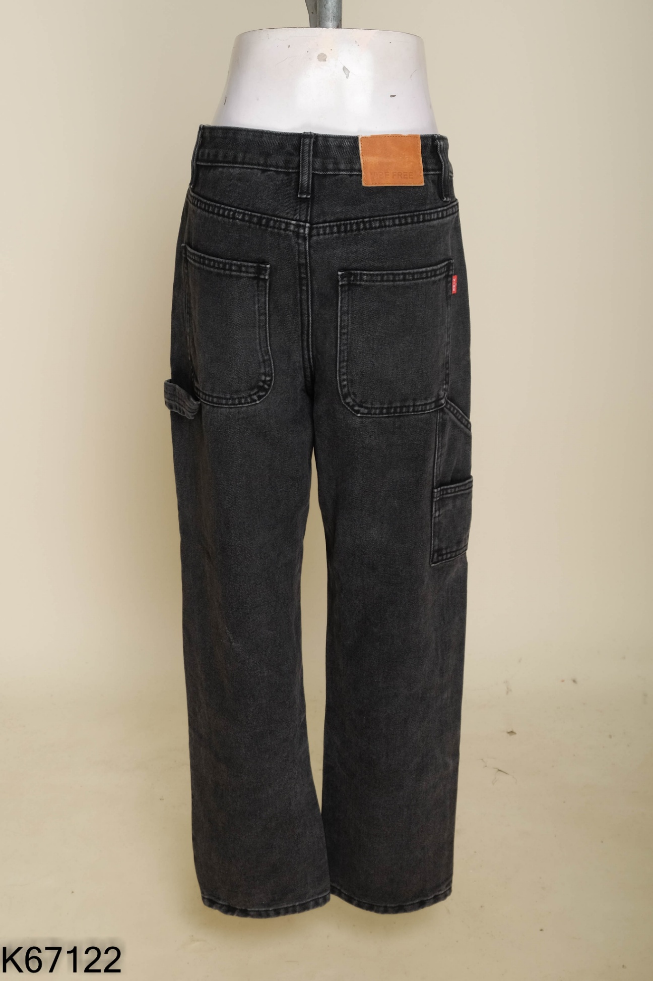 Quần jeans VIBE FREE đen suông