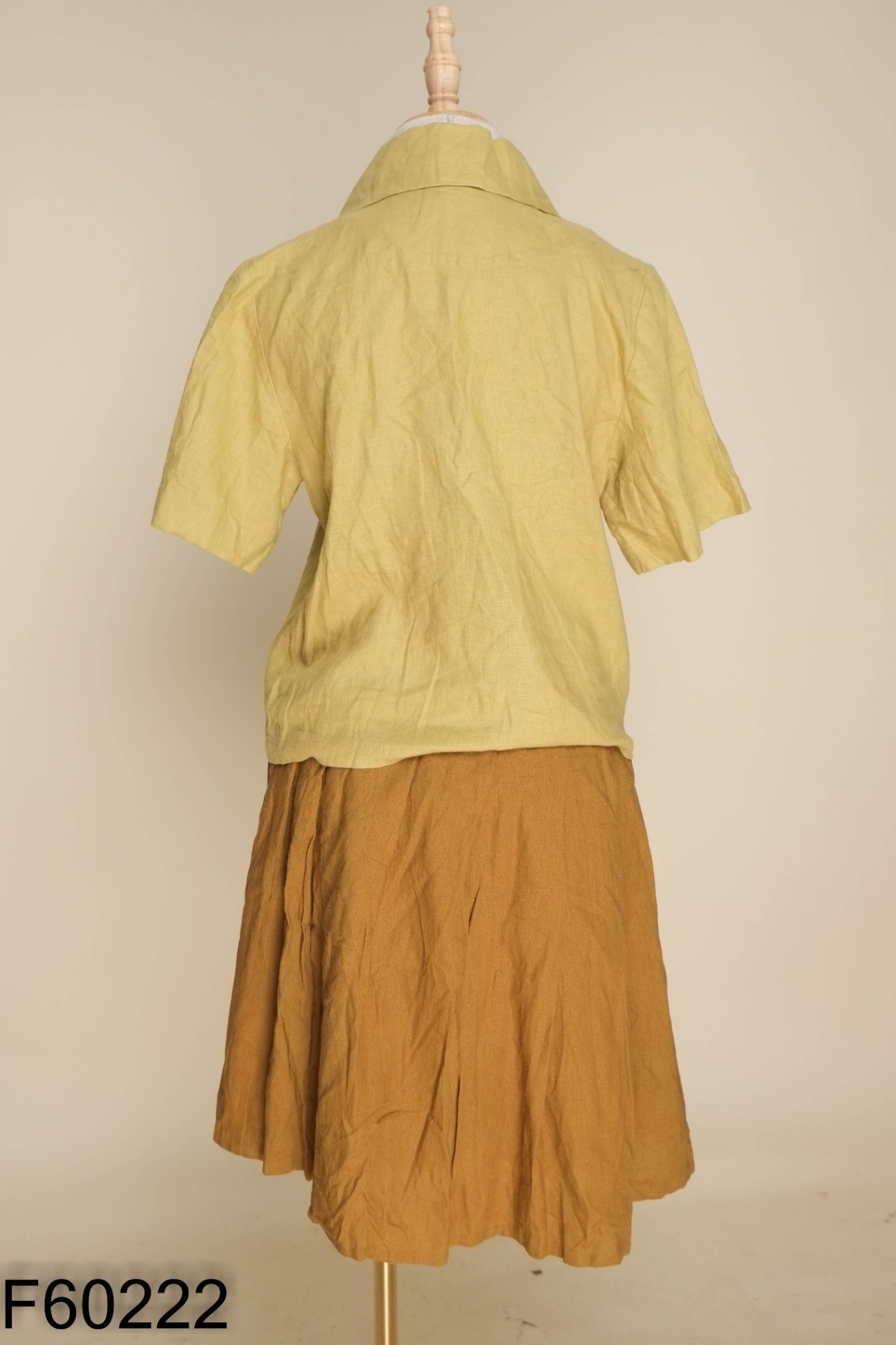 Set Áo linen be thêu hoa + chân váy nâu