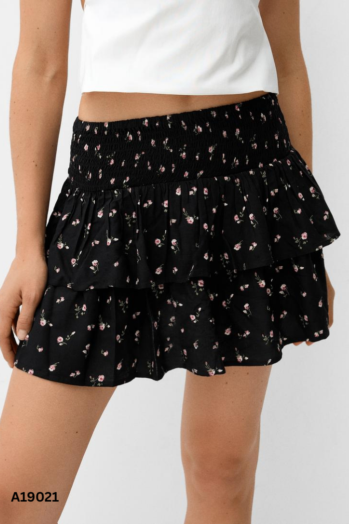 Chân váy BERSHKA đen hoa