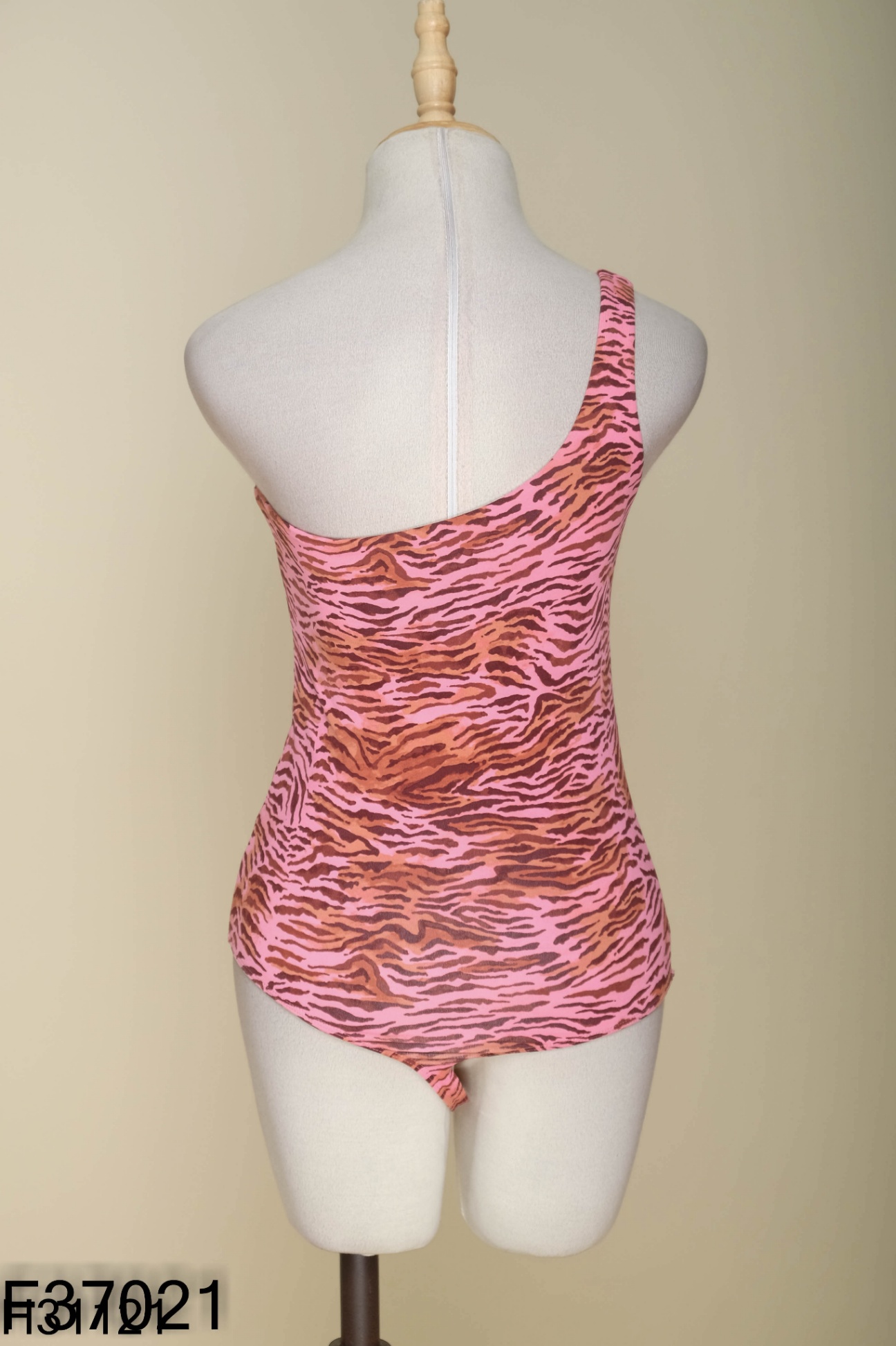 Bikini hồng họa tiết beo