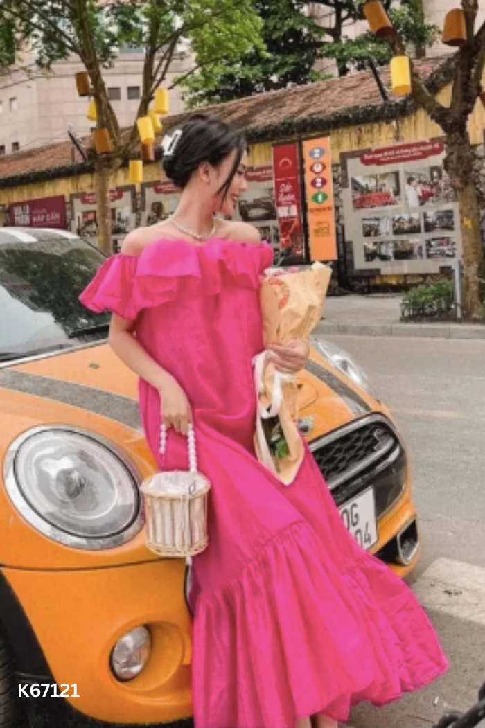 Váy hồng trễ vai đuôi cá