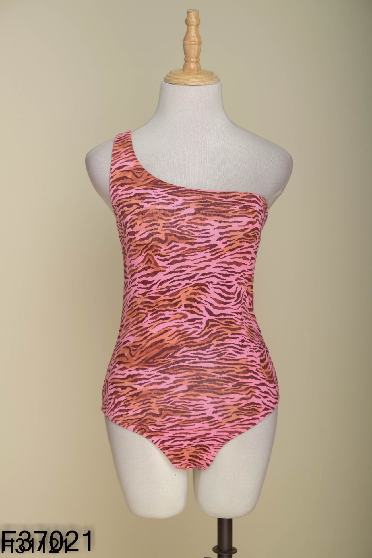 Bikini hồng họa tiết beo