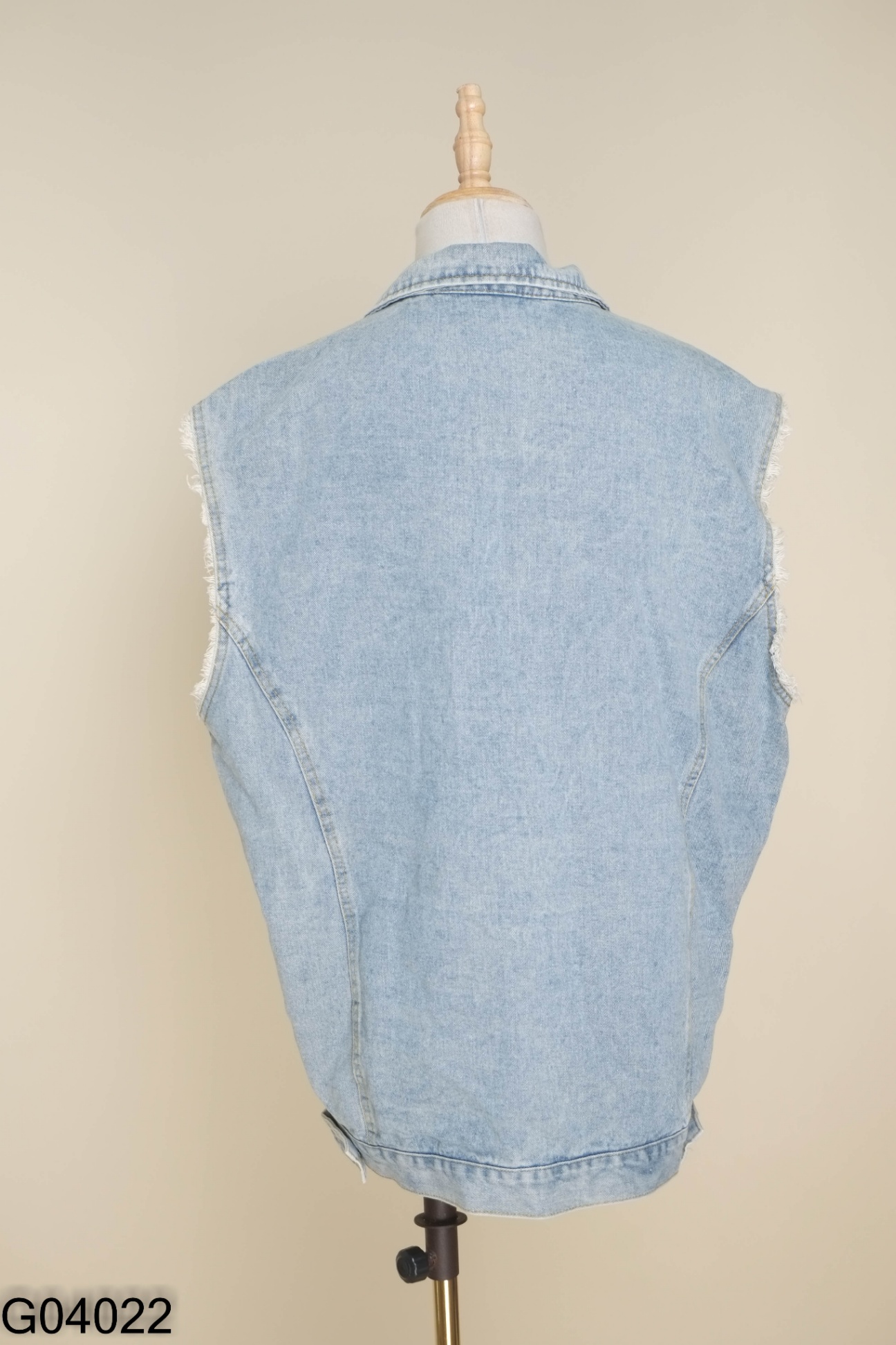 Áo khoác gile jeans nhiều túi viền trắng
