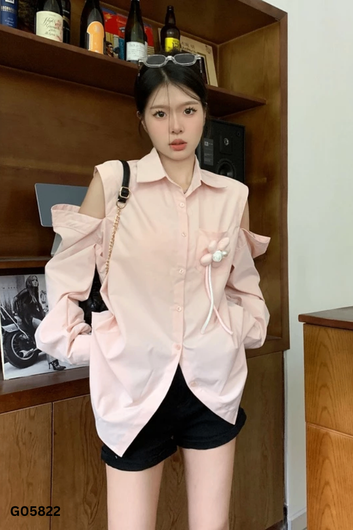 Áo sơ mi hồng khoét vai