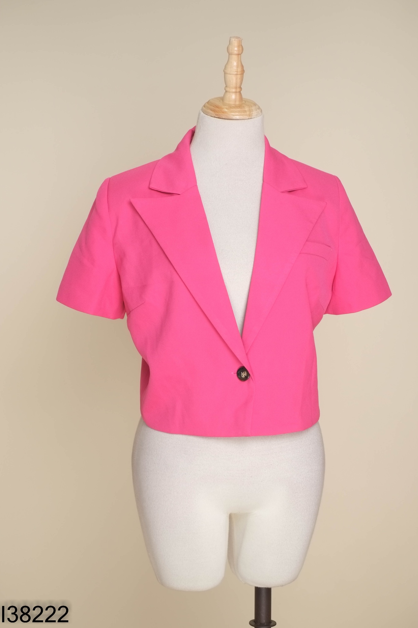 Áo blazer hồng đệm vai