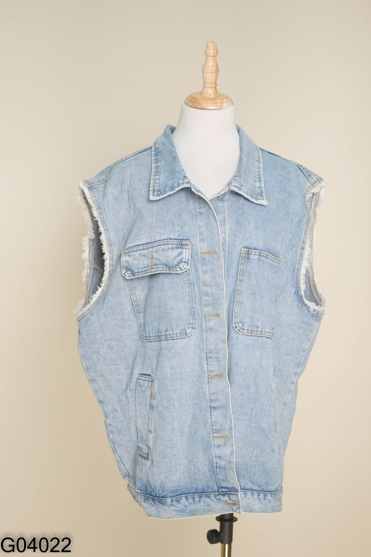 Áo khoác gile jeans nhiều túi viền trắng