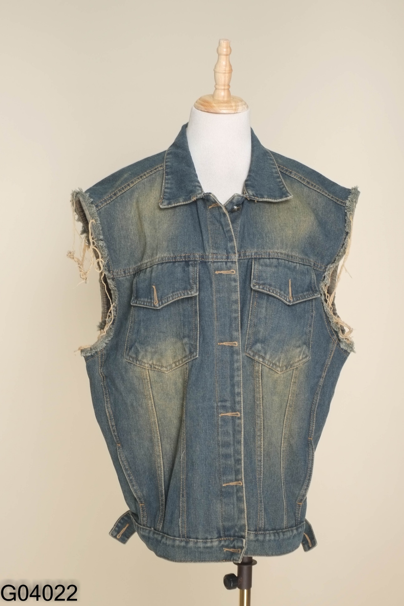Áo khoác gile jeans xanh tua rua