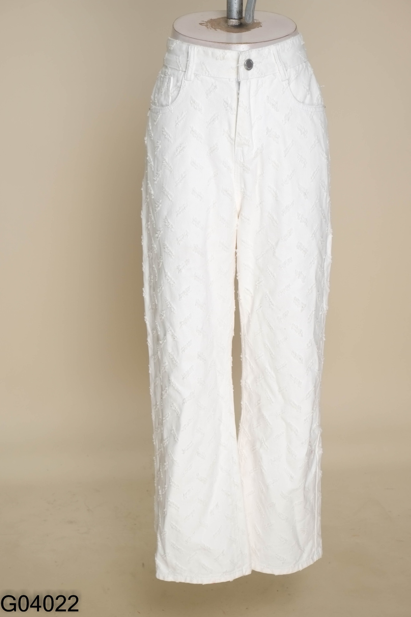 Quần jeans trắng xước