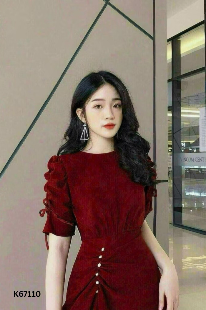 Váy đỏ tay dúm đính ngọc