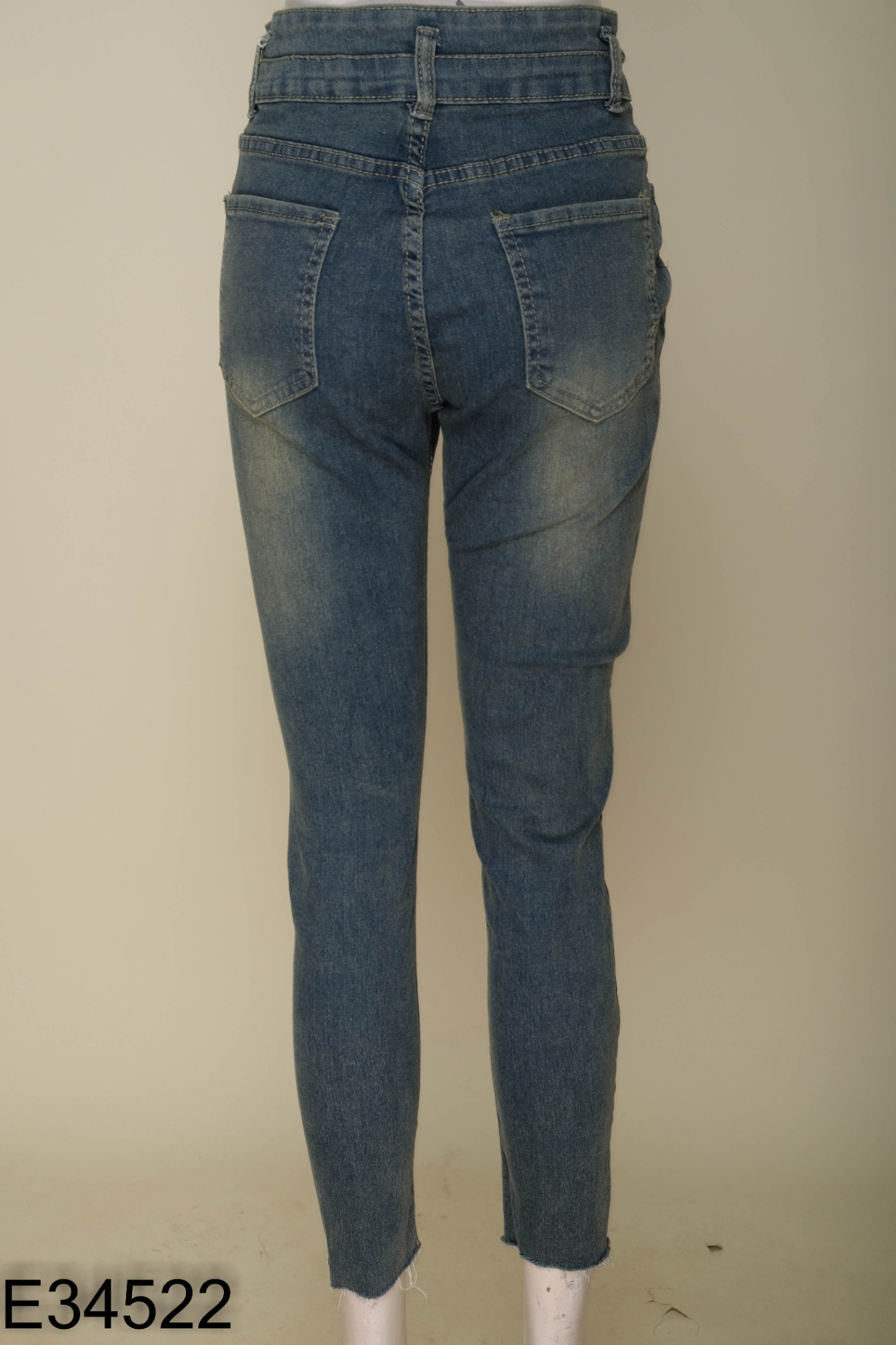 Quần jeans xanh 2 cúc