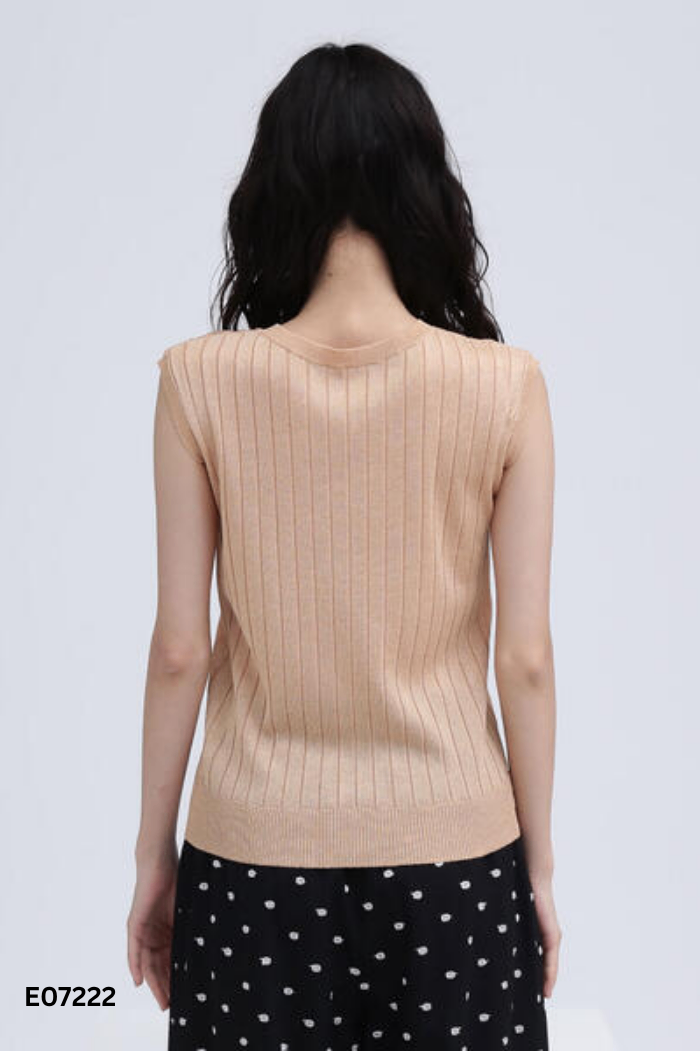 Áo UNIQLO be trơn