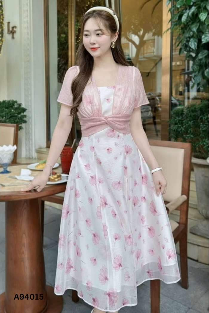 Váy HA LE DESIGN voan trắng hoa hồng