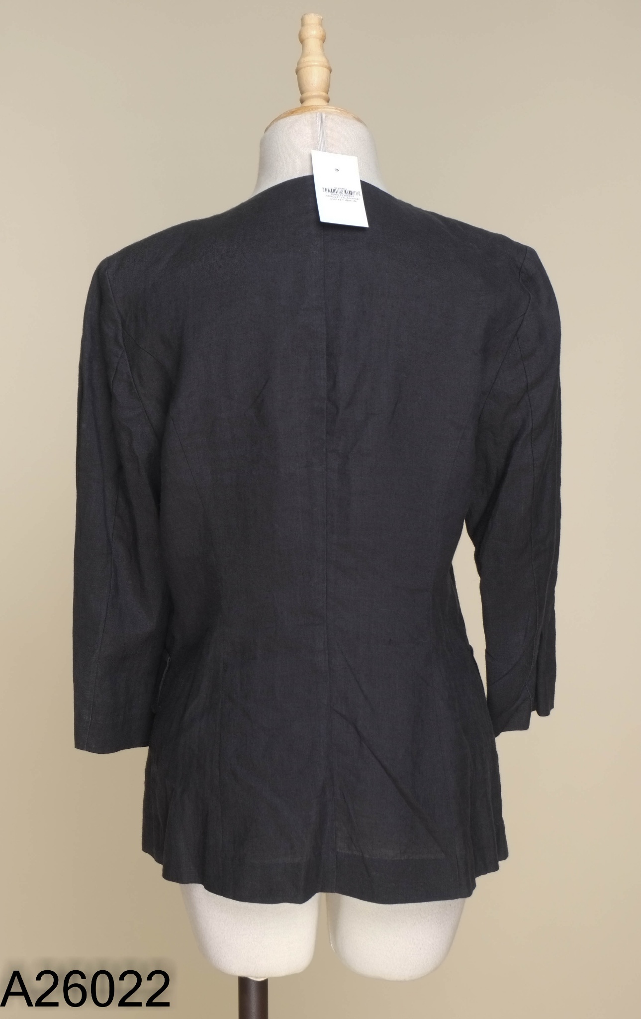 Áo khoác linen xám đậm cài khuy