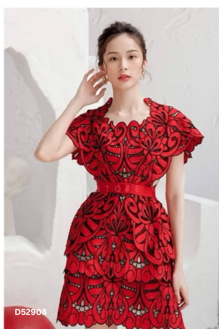 Váy nhỡ hoa đỏ viền đen