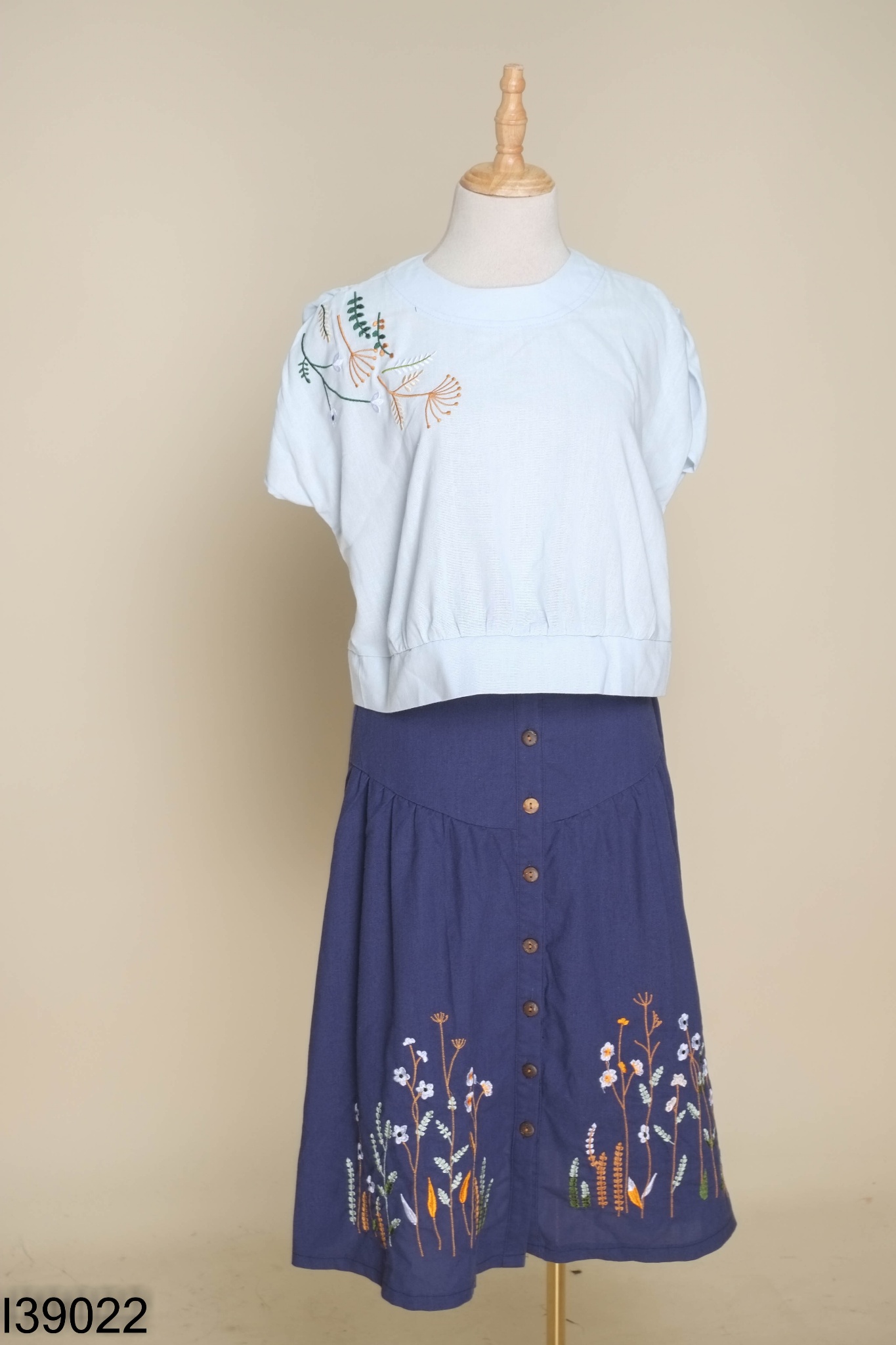 SET Áo xanh thêu + chân váy