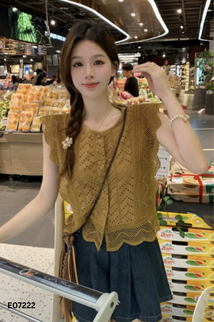 NEWTAG Áo nâu họa tiết ren