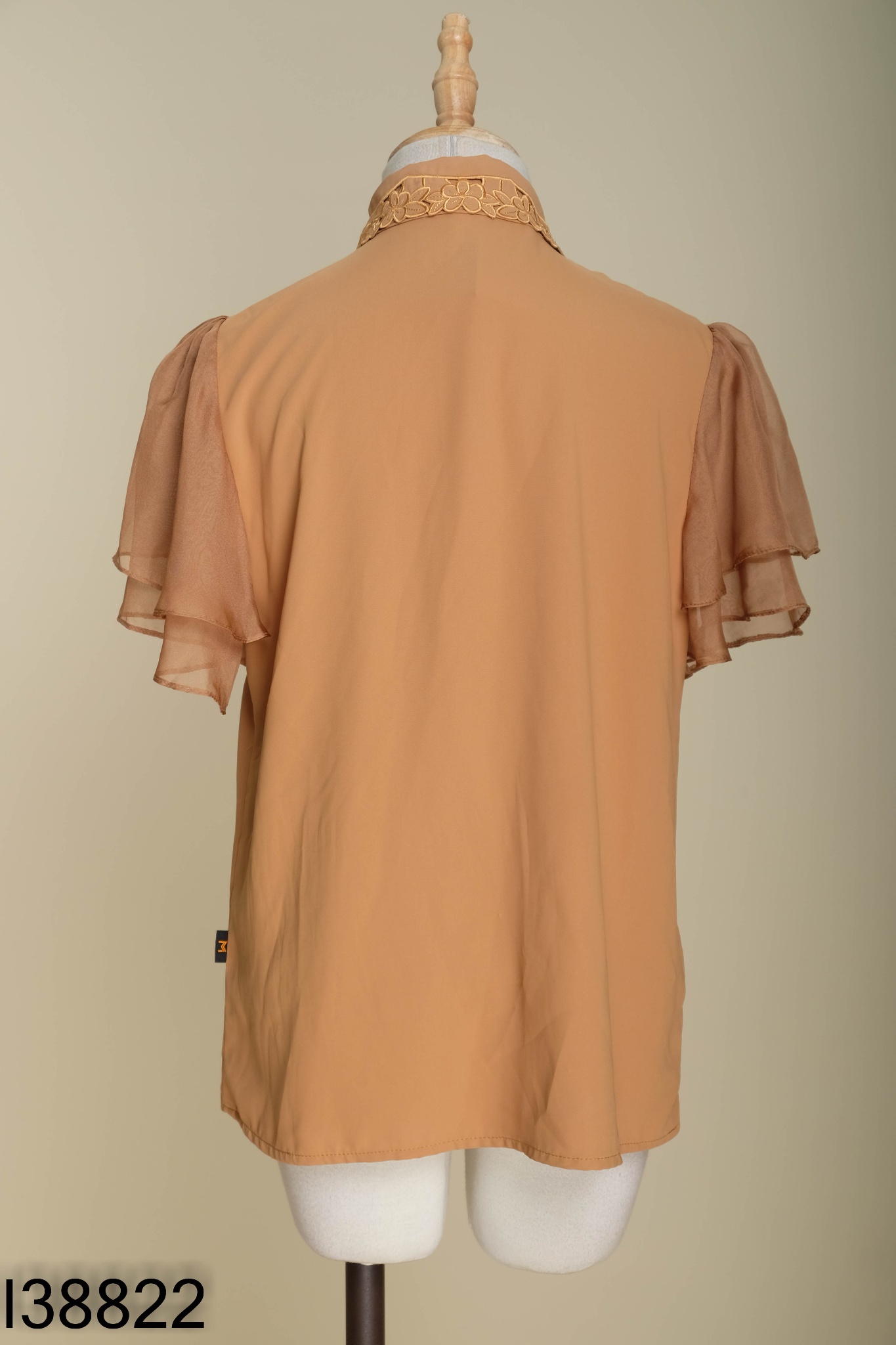 Áo M OUTFIT nâu viền cổ ren