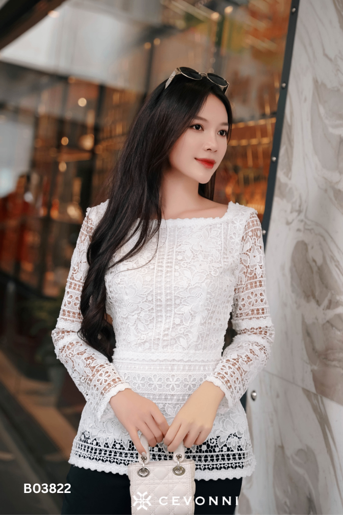 Áo CEVONNI ren trắng cổ vuông