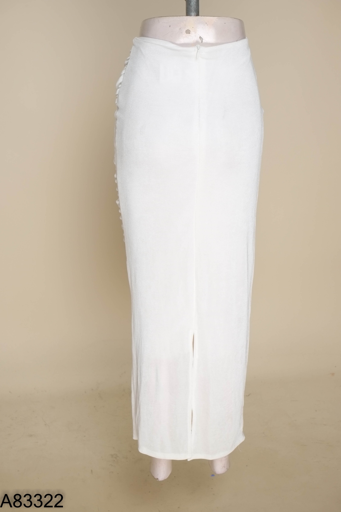 Chân váy trắng body