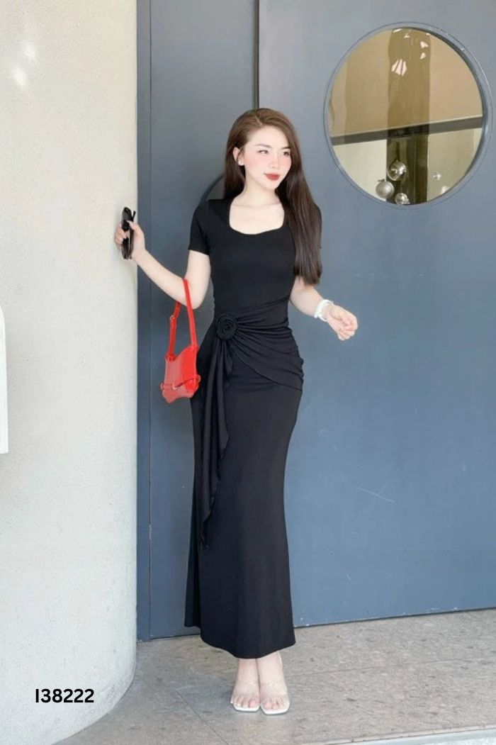 Váy thun đen vạt lệch