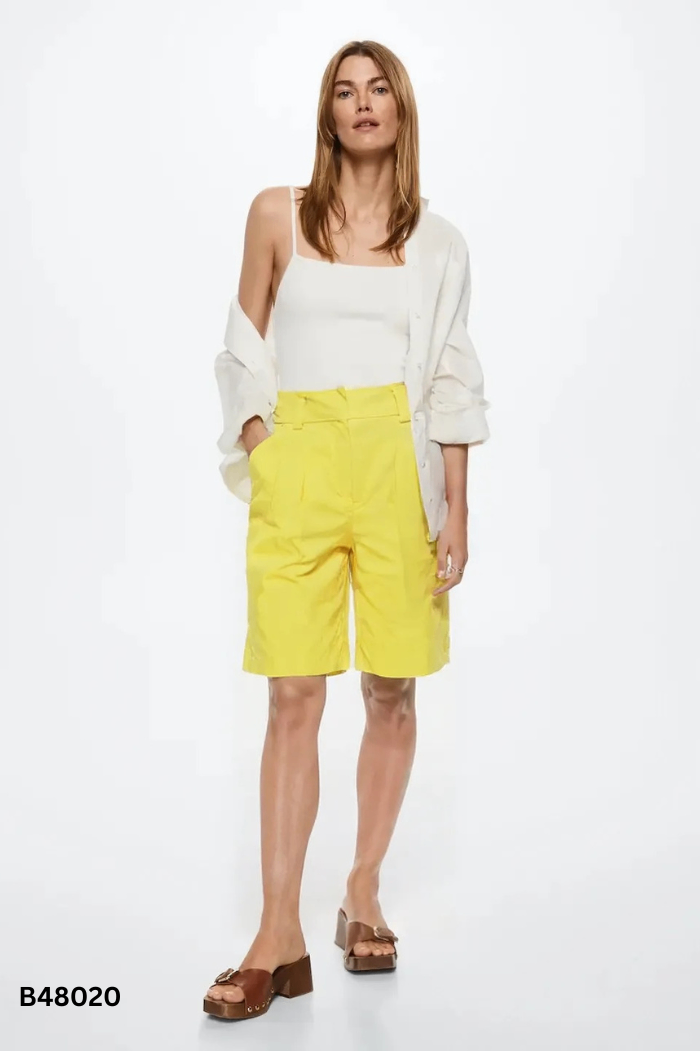 Quần shorts linen MANGO vàng