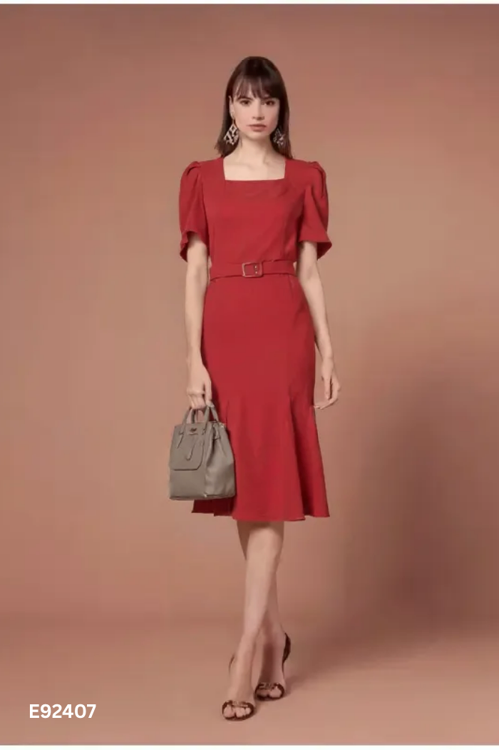 NEWTAG Váy đỏ cổ vuông
