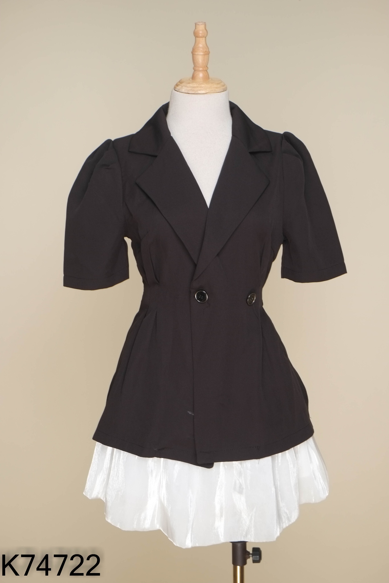 SET Áo dđen cổ vest + quần short trắng