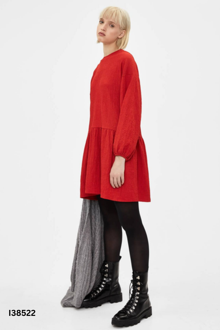 Váy đỏ BERSHKA dài tay