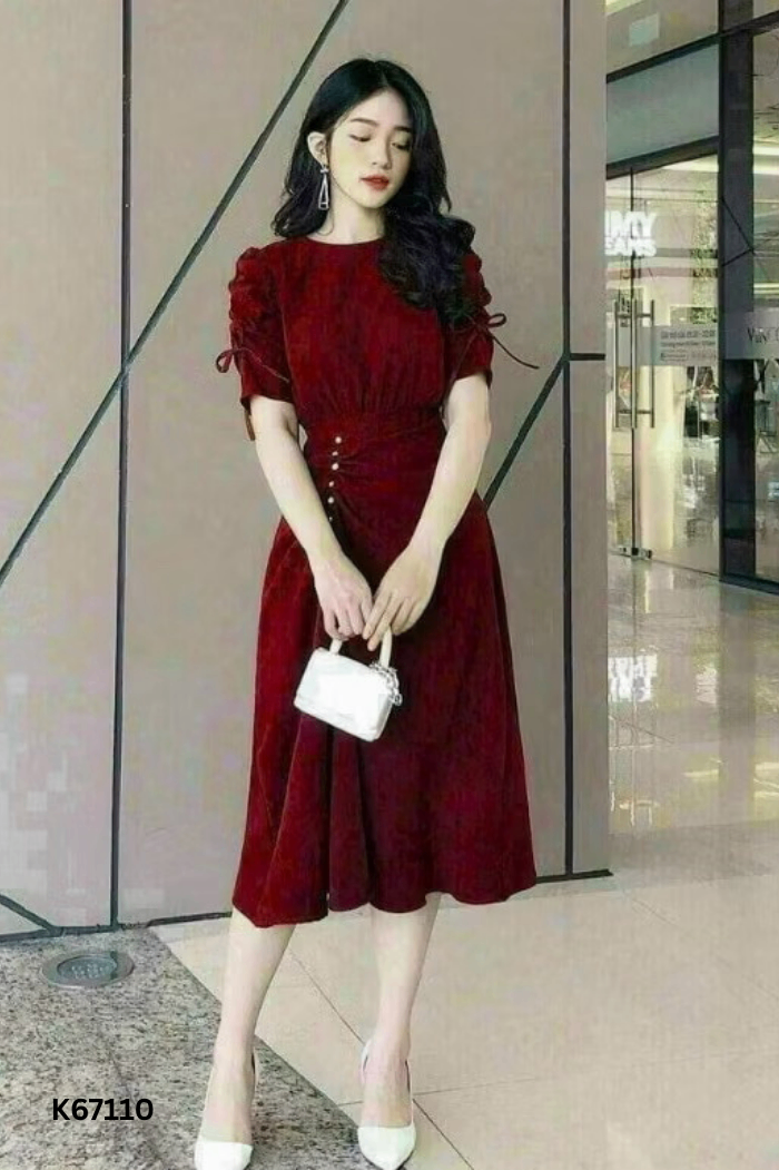 Váy đỏ tay dúm đính ngọc