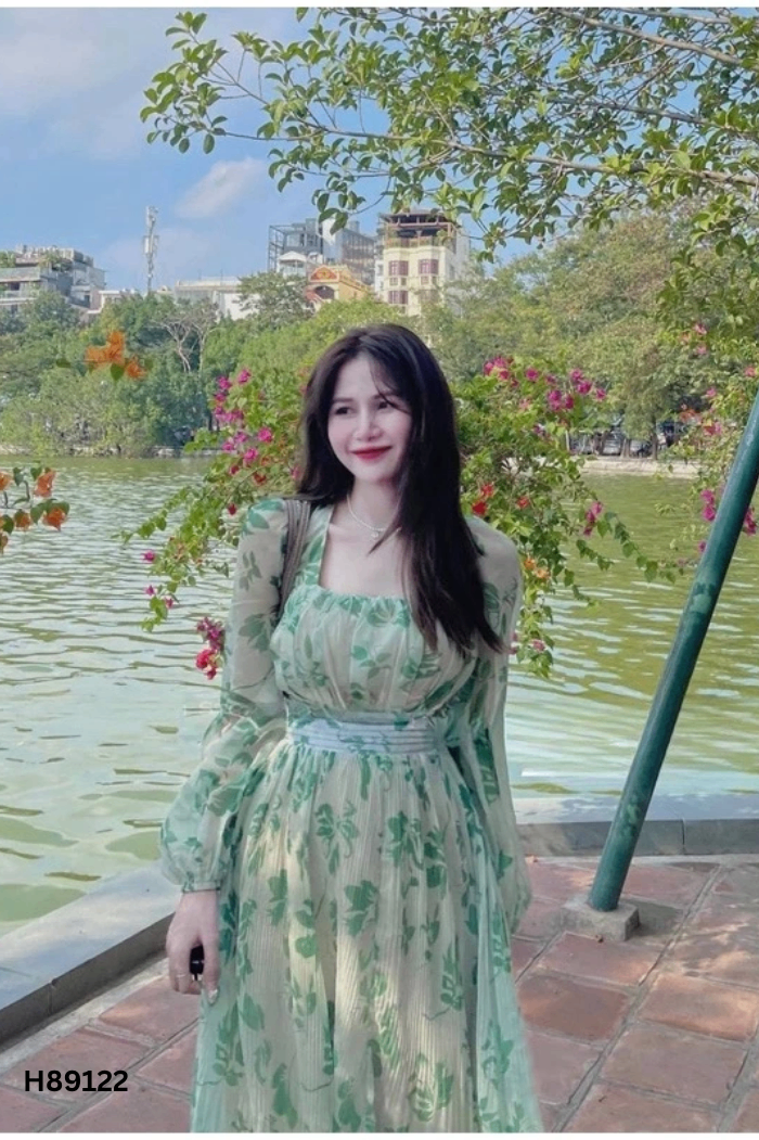 Váy xanh họa tiết