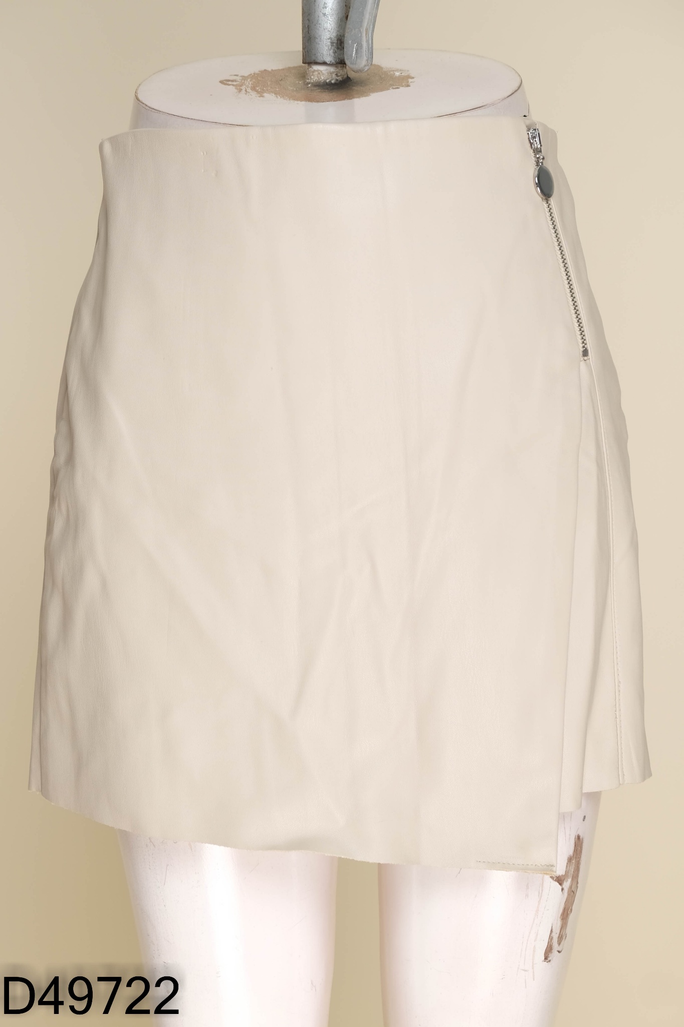 Quần shorts ZARA da be giả váy (CẮT TAG)