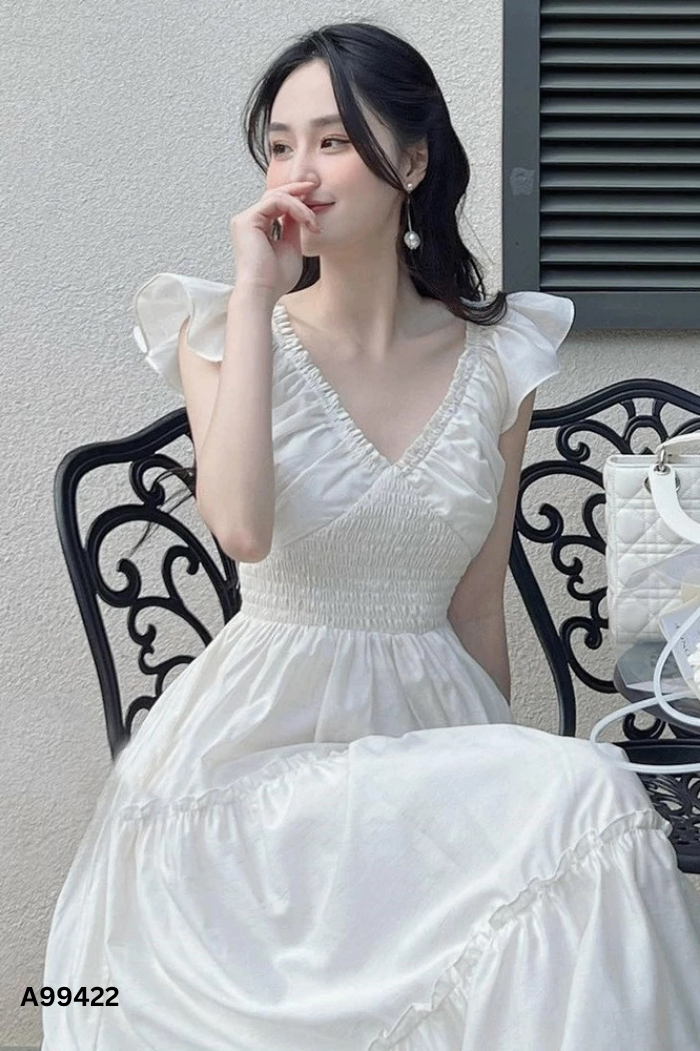 Váy trắng chun cổ V