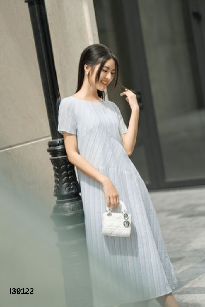 Váy OLV xanh kẻ suông