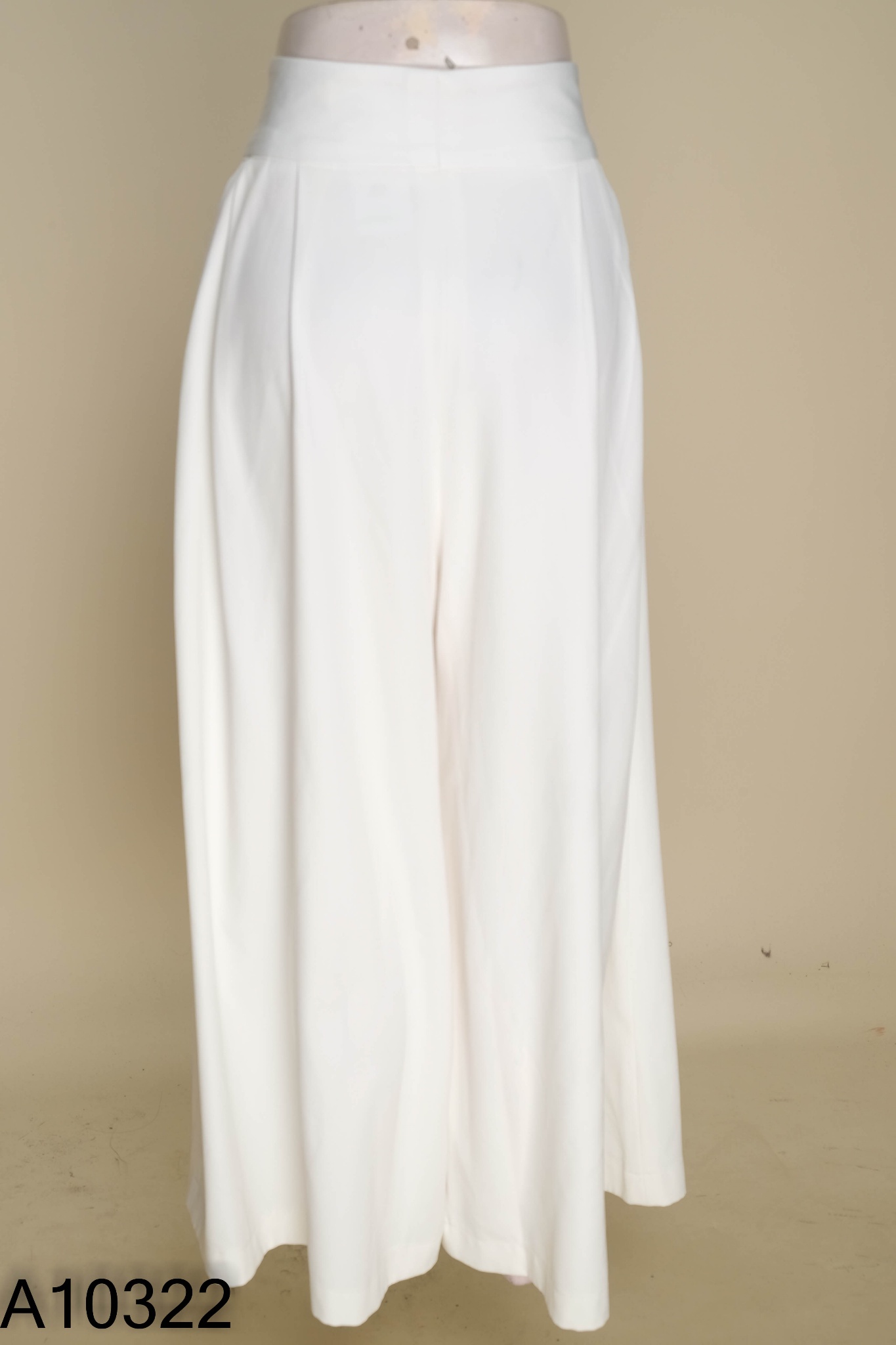 Quần culottes vải trắng
