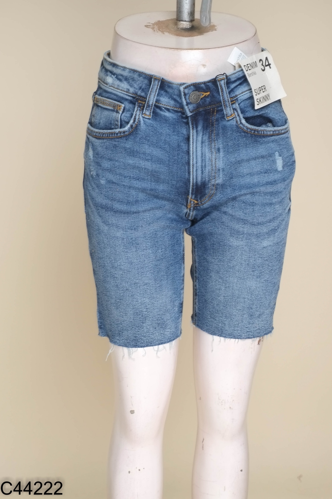 NEWTAG Quần BERSHKA jeans xanh lửng