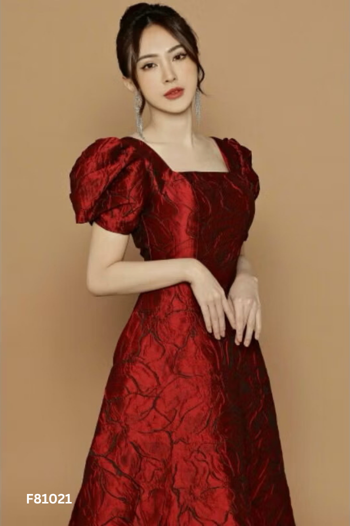 Váy dđỏ phối đen