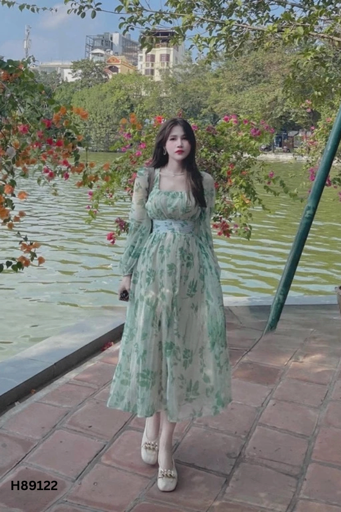 Váy xanh họa tiết