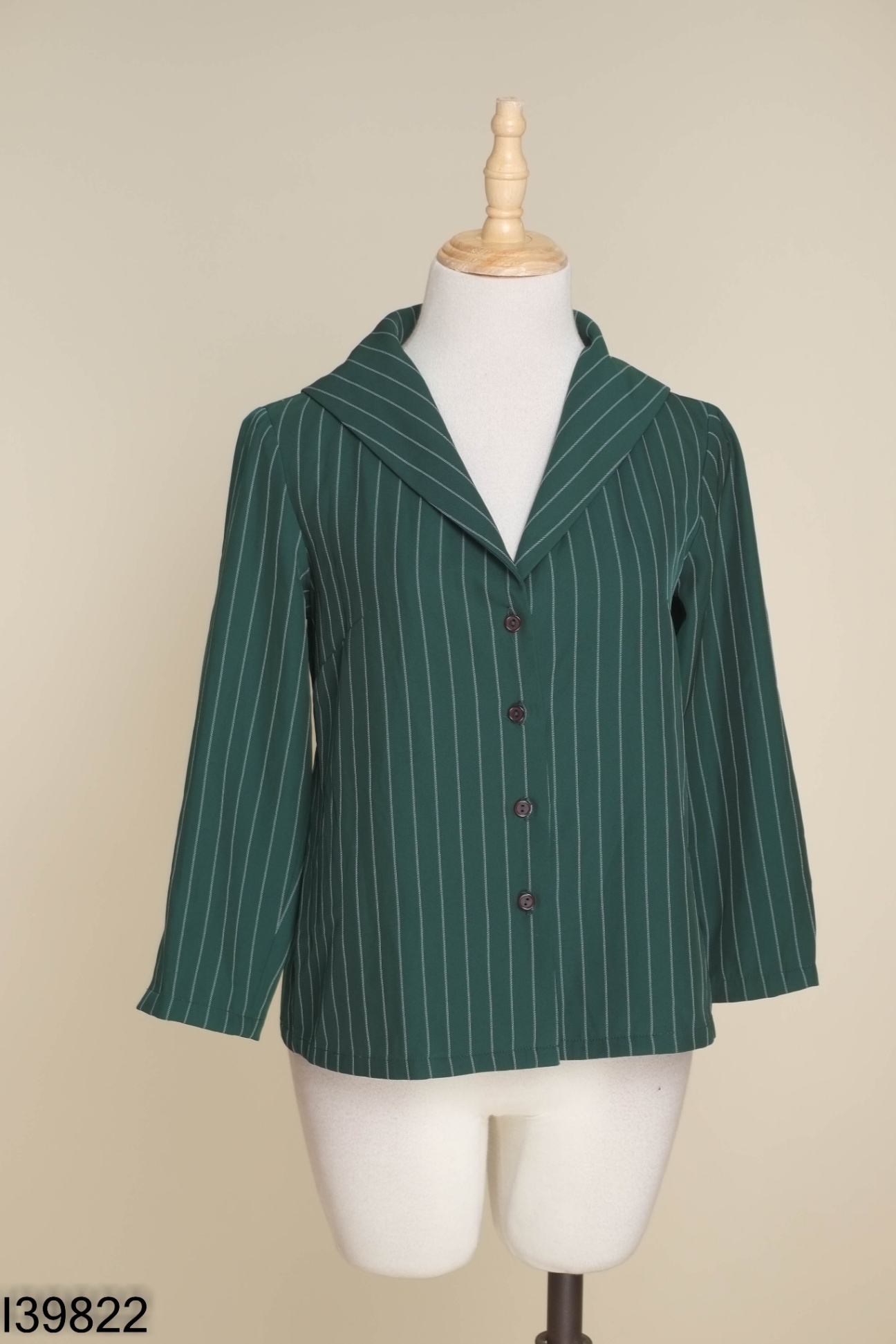 Áo 92 WEAR xanh kẻ trắng