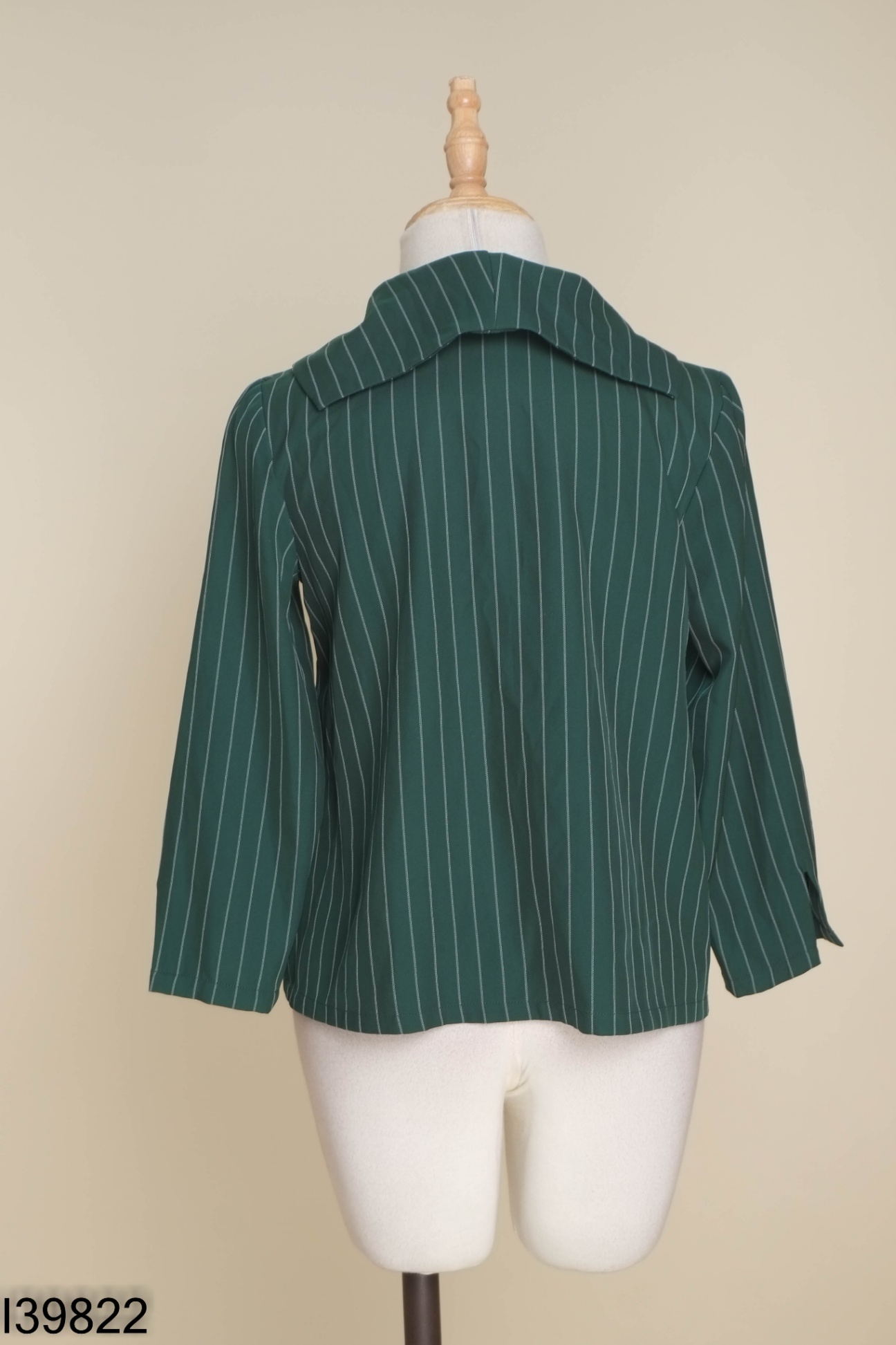 Áo 92 WEAR xanh kẻ trắng